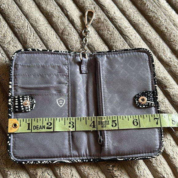 Vera Bradley Black and White Paisley Quilted Folding Wallet Bag Charm Key 🔑 Ring - Picture 11 of 14